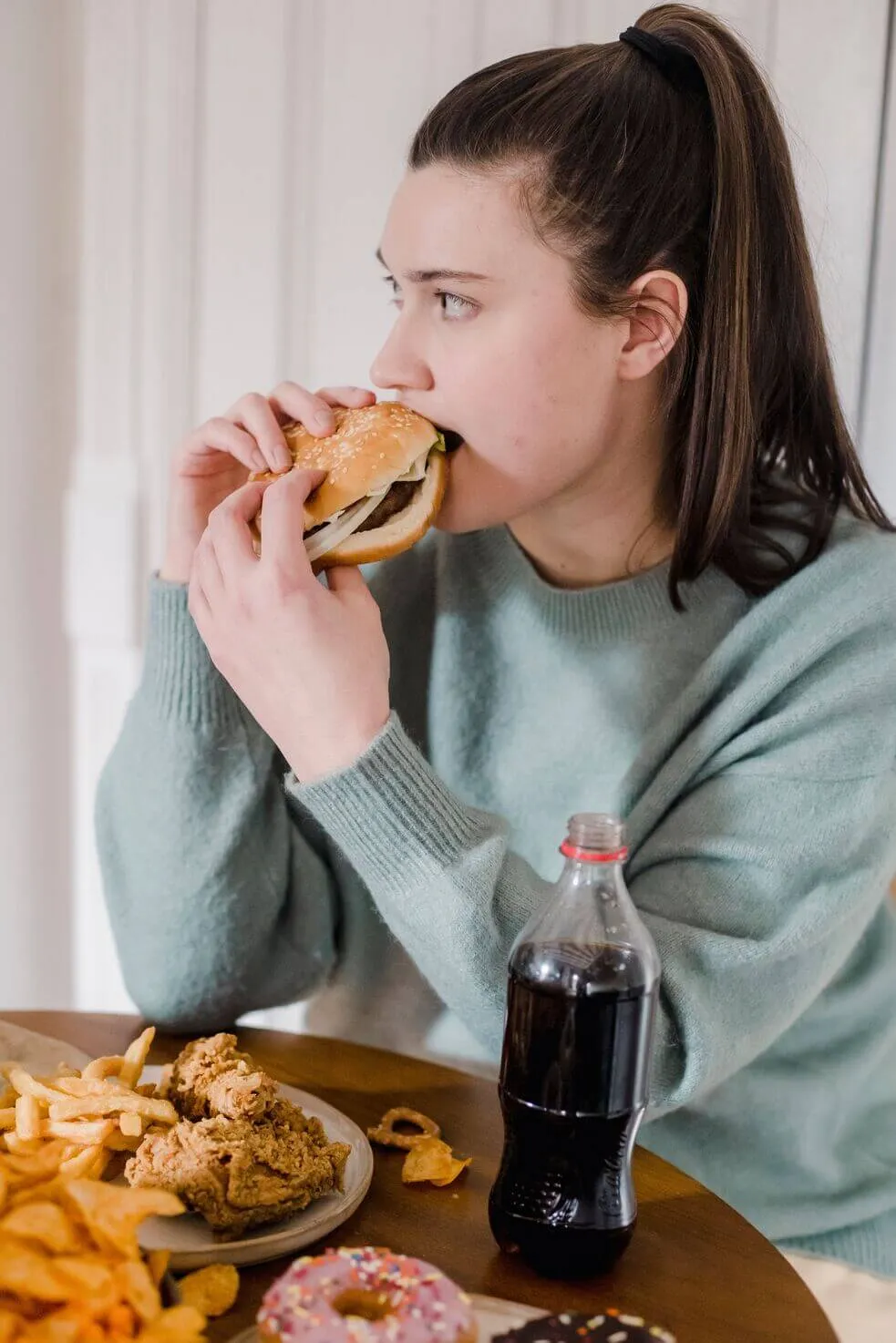Acompañamiento para gestionar el descontrol y evitar la culpa por atracones de comida
